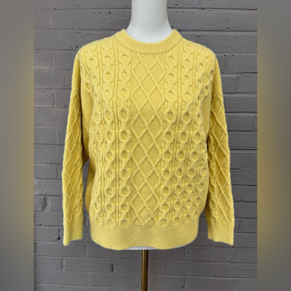 Urban Revivo NWT Yellow sweater M